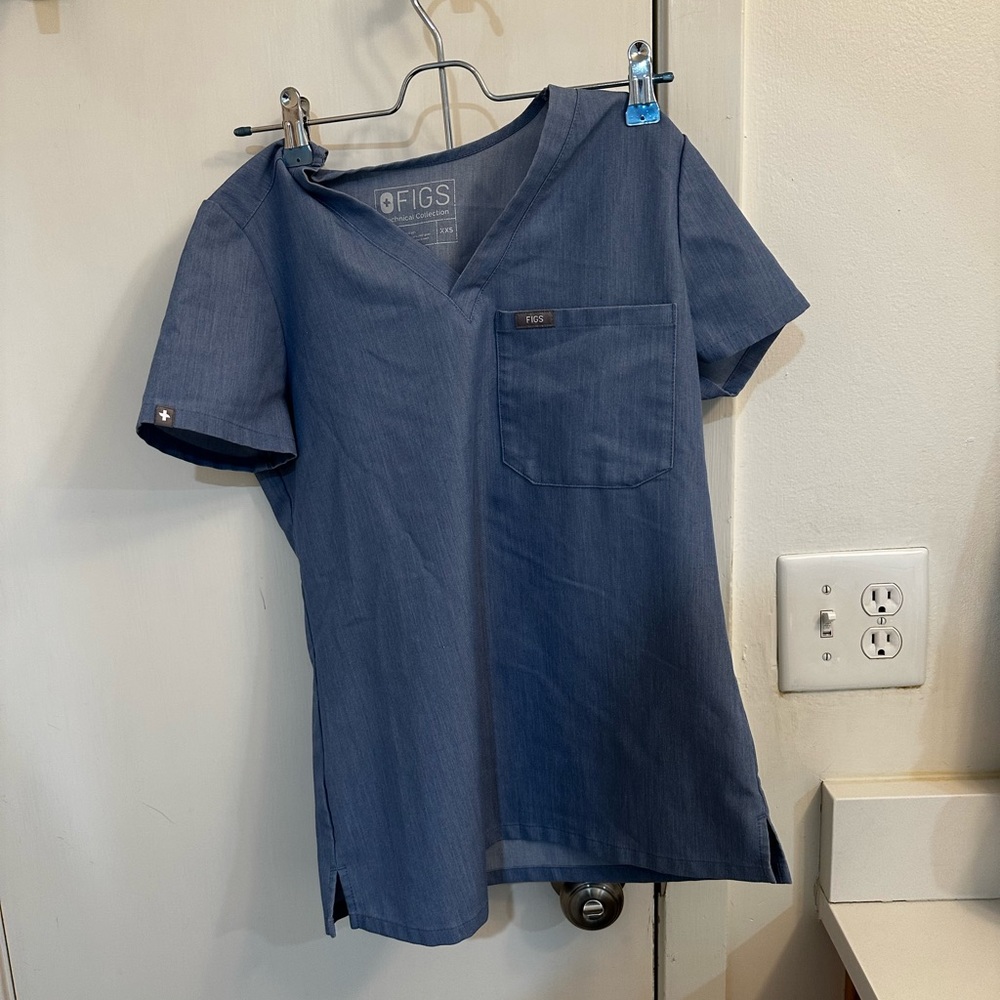Figs Catarina scrub top, heathered blue, XXS. Very good condition
